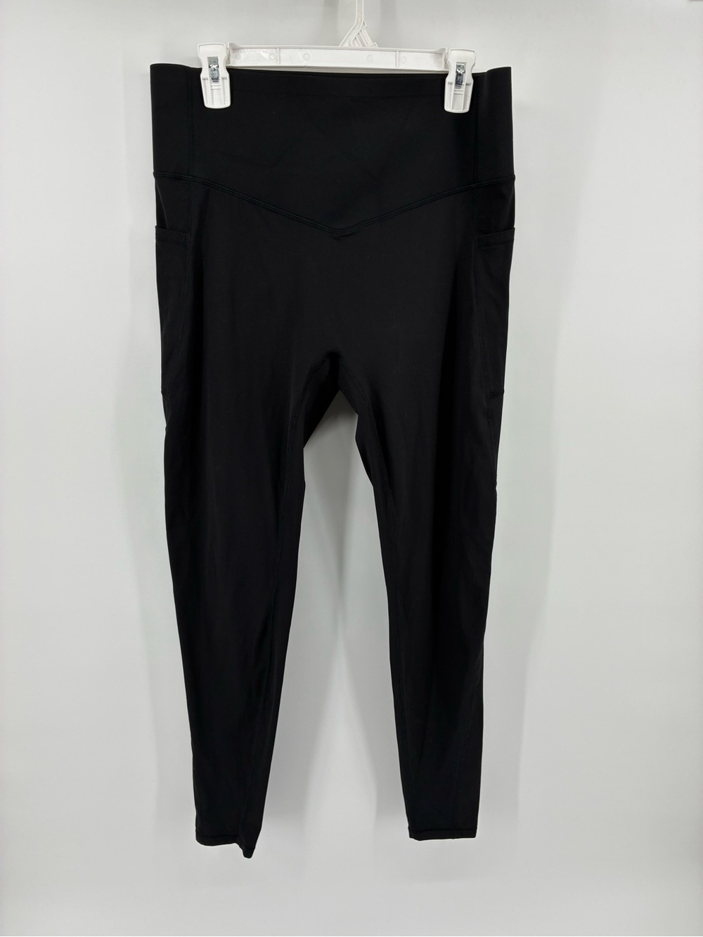 Halara Black Butt Lifting High-Waist Black Active Leggings with Side Pockets